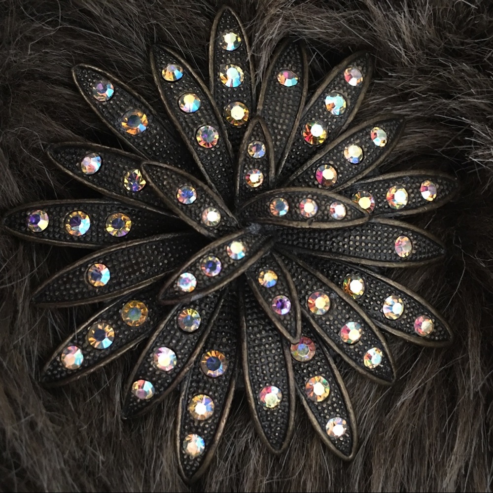 Vintage brass and aurora borealis starburst brooch